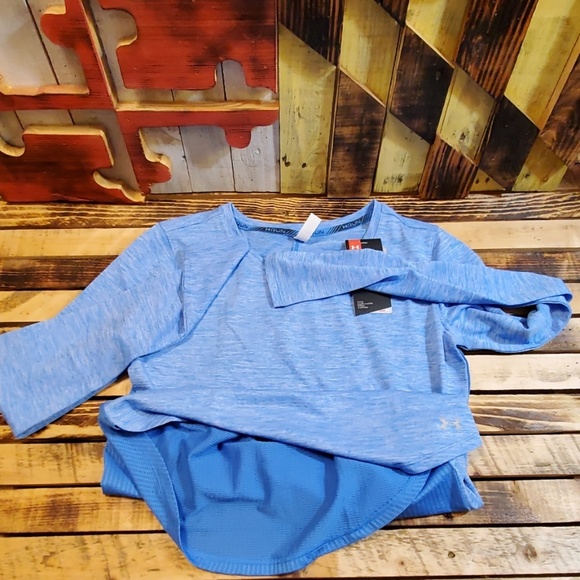 Under Armour Tops - Under Armour Heat Gear Womens LS Size Small